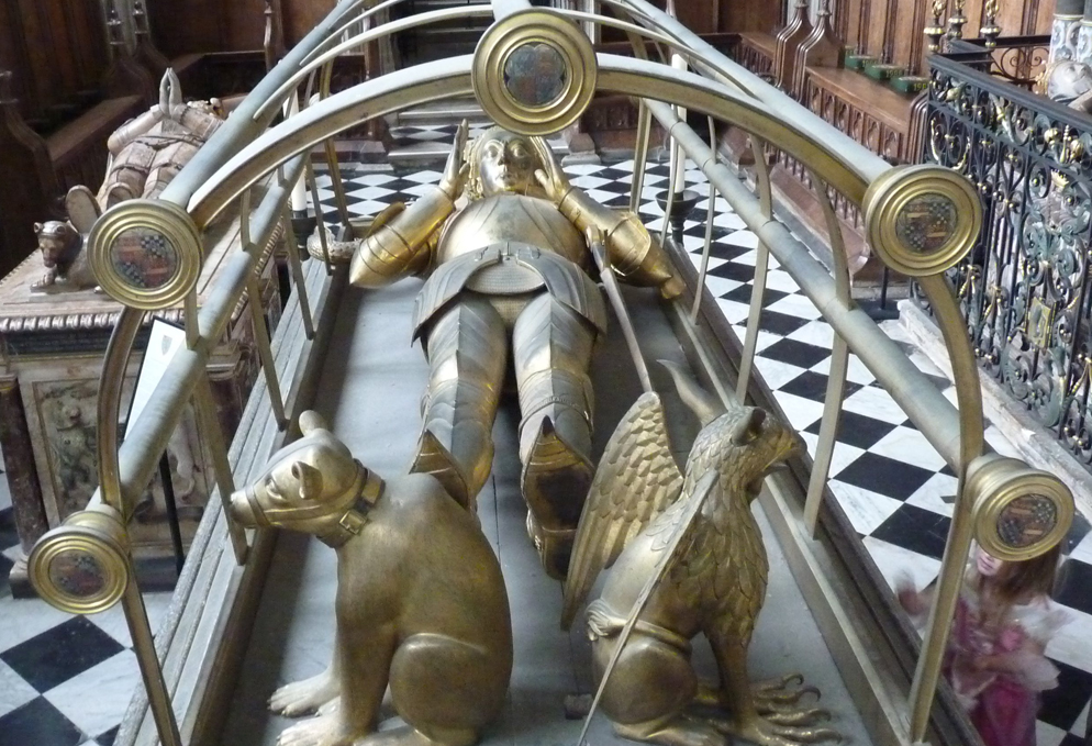 Richard_de_Beauchamp_effigy_Warwick_Church-cropped