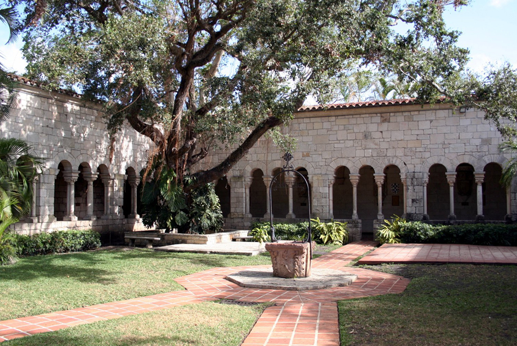 St bernard de clairvaux church yard