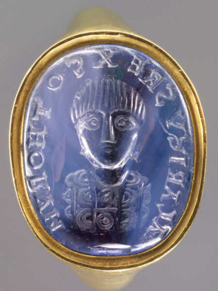 Alaric II's signet. Sapphire mounted in ring from the 16th century. © Kunsthistorisches Museum, Vienna