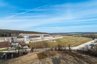 clairvaux L’abbaye de Clairvaux est entourée par un mur de 3 km de long, symbole de l’enfermement © Sylvain Bordier