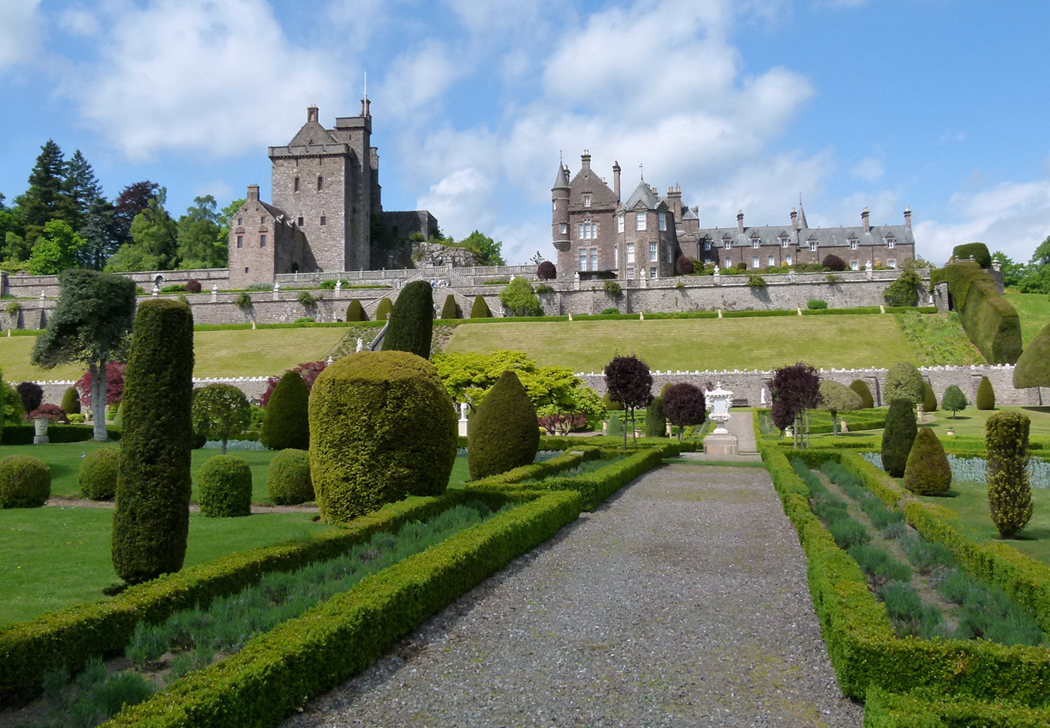 Drummond Castle was begun in 1490