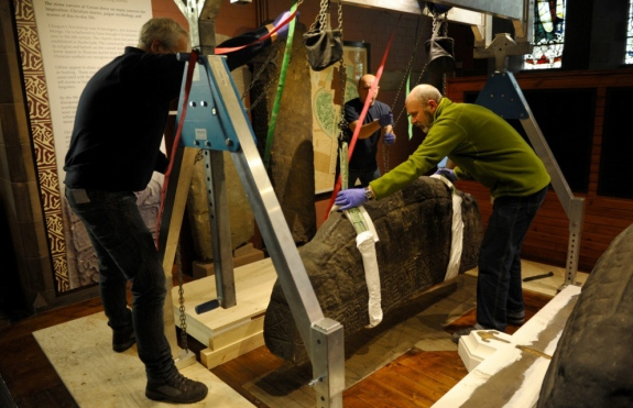 Govan Stone Being lifted